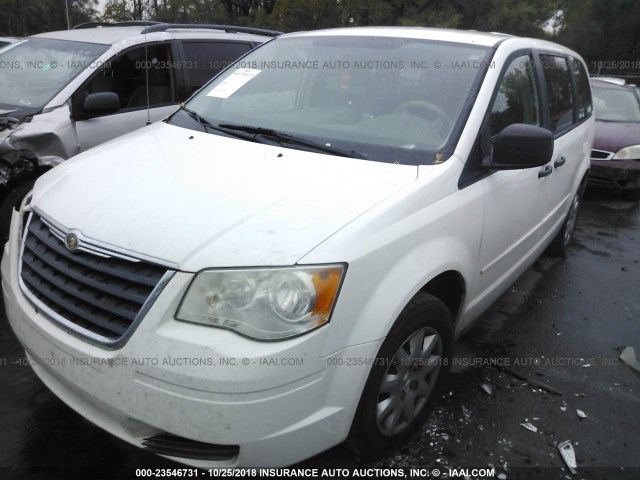 2A8HR44H18R670635 - 2008 CHRYSLER TOWN & COUNTRY LX WHITE photo 2