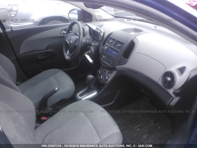 1G1JA6SH3C4208886 - 2012 CHEVROLET SONIC LS 蓝色 照片 5