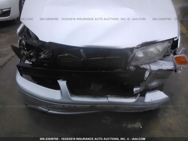 JT2BG22K1Y0529749 - 2000 TOYOTA CAMRY CE/LE/XLE 银色 照片 6