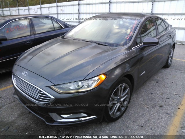 3FA6P0LUXHR232790 - 2017 FORD FUSION SE HYBRID GRAY photo 2