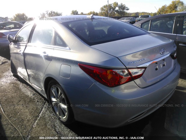 5NPEC4AC0DH603827 - 2013 HYUNDAI SONATA SE/LIMITED SILVER photo 3