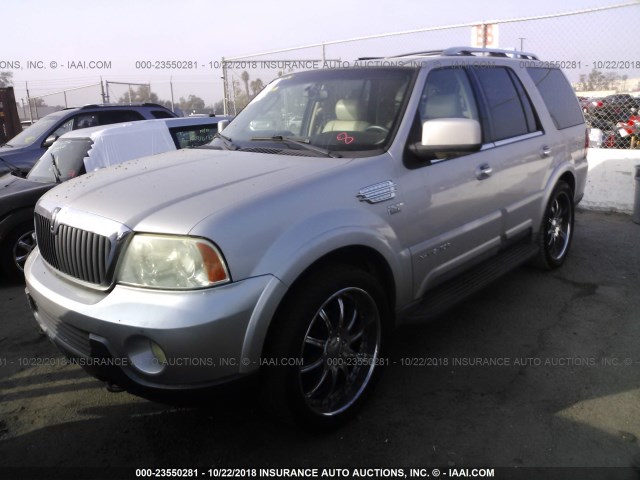 5LMFU27R83LJ16346 - 2003 LINCOLN NAVIGATOR 银色 照片 2