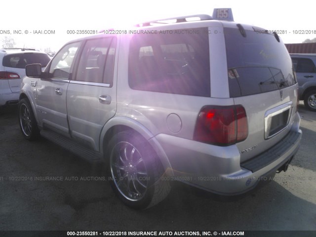 5LMFU27R83LJ16346 - 2003 LINCOLN NAVIGATOR 银色 照片 3