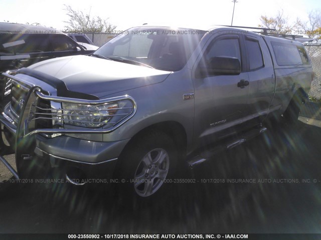 5TFCW5F15CX014111 - 2012 TOYOTA TUNDRA DOUBLE CAB SR5 SILVER photo 2