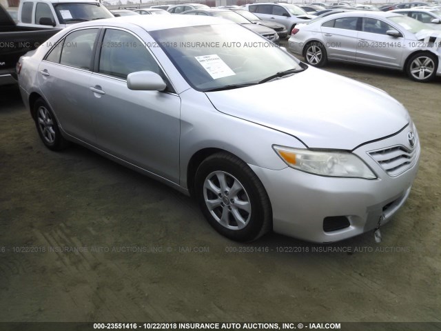 4T1BF3EK0BU771584 - 2011 TOYOTA CAMRY SE/LE/XLE SILVER photo 1