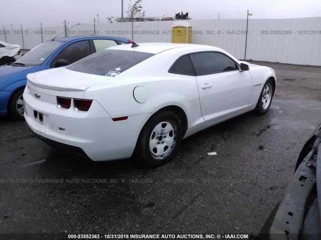 2G1FA1E31D9182523 - 2013 CHEVROLET CAMARO LS WHITE photo 4