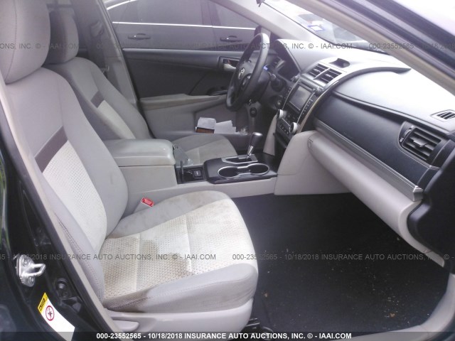 4T1BF1FKXDU260650 - 2013 TOYOTA CAMRY L/SE/LE/XLE Boz foto 5