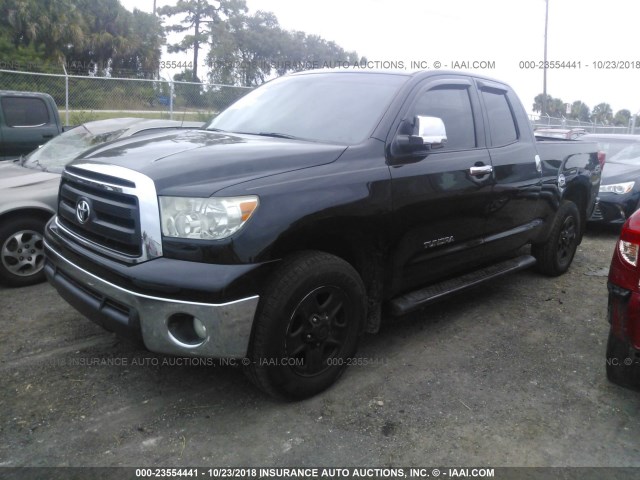 5TFRM5F18DX058427 - 2013 TOYOTA TUNDRA DOUBLE CAB SR5 BLACK photo 2