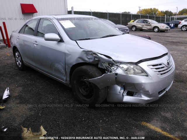 4T4BE46K67R001703 - 2007 TOYOTA CAMRY NEW GENERAT CE/LE/XLE/SE SILVER photo 1