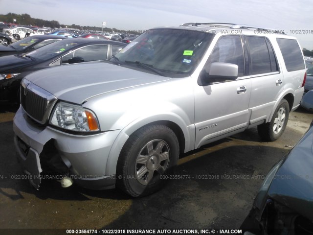 5LMFU27RX4LJ02482 - 2004 LINCOLN NAVIGATOR 银色 照片 2