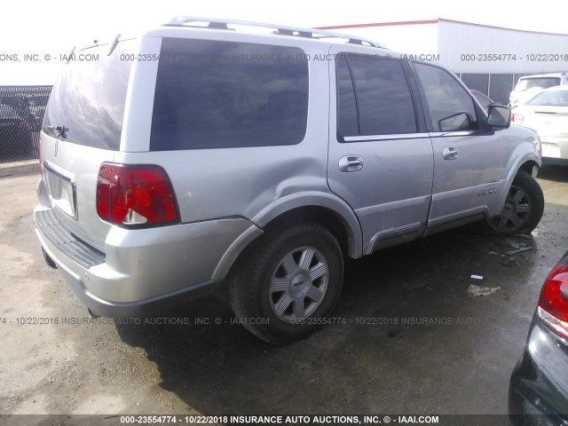 5LMFU27RX4LJ02482 - 2004 LINCOLN NAVIGATOR 银色 照片 4