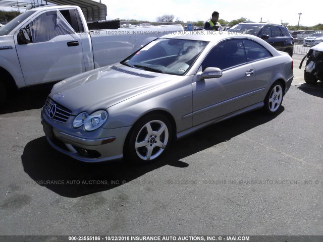 WDBTJ75J85F126601 - 2005 MERCEDES-BENZ CLK 500 GRAY photo 2