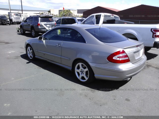 WDBTJ75J85F126601 - 2005 MERCEDES-BENZ CLK 500 GRAY photo 3