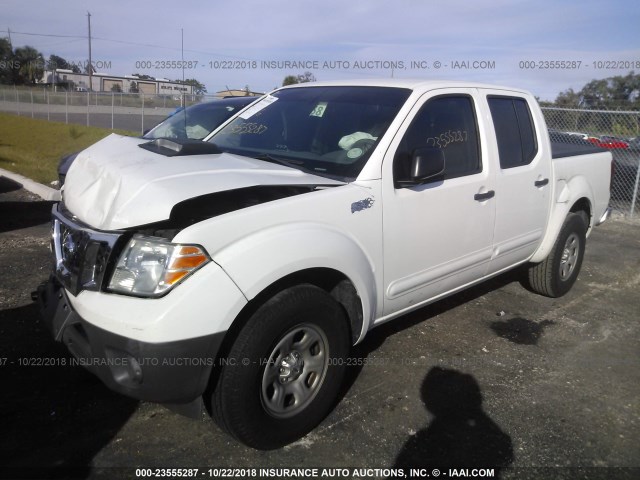 1N6AD0ERXBC404499 - 2011 NISSAN FRONTIER S/SV/SL/PRO-4X WHITE photo 2