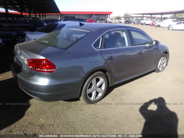 1VWBP7A33EC007985 - 2014 VOLKSWAGEN PASSAT SE GRAY photo 4