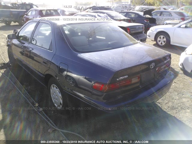 4T1BG22KXWU267027 - 1998 TOYOTA CAMRY CE/LE/XLE 蓝色 照片 3