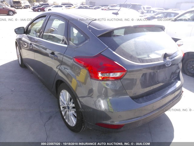 1FADP3N29HL287279 - 2017 FORD FOCUS TITANIUM GRAY photo 3