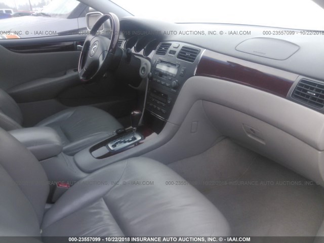 JTHBF30G136004080 - 2003 LEXUS ES 300 SILVER photo 5