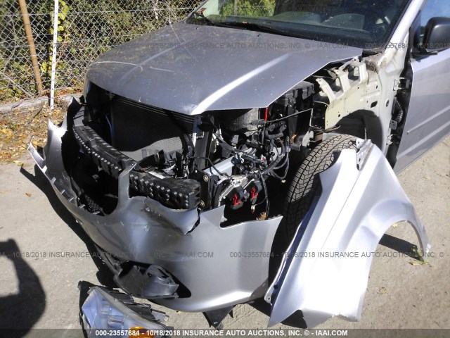 2C4RDGBG4FR551027 - 2015 DODGE GRAND CARAVAN SE SILVER photo 6