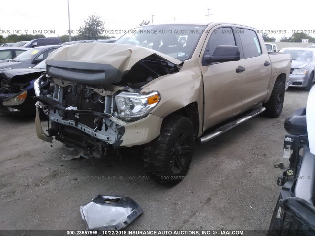 5TFEM5F15EX082409 - 2014 TOYOTA TUNDRA CREWMAX SR5 TAN photo 2