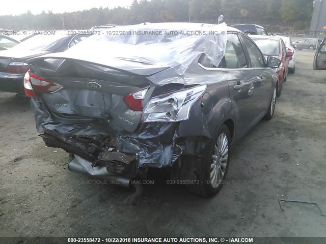 1FAHP3J28CL157929 - 2012 FORD FOCUS TITANIUM GRAY photo 4