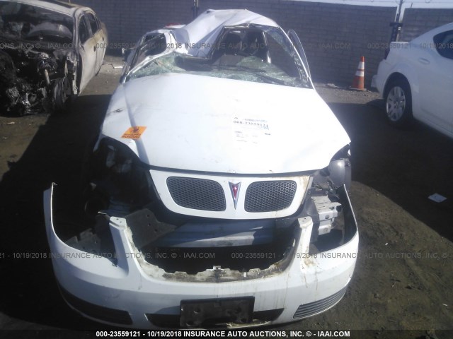 1G2AL15F877328139 - 2007 PONTIAC G5 WHITE photo 6