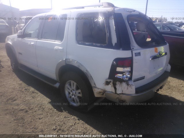 1FMEU64E96UA32686 - 2006 FORD EXPLORER EDDIE BAUER WHITE photo 3