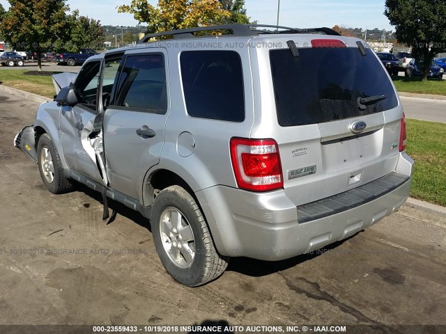 1FMCU9DG7BKA46814 - 2011 FORD ESCAPE XLT SILVER photo 3