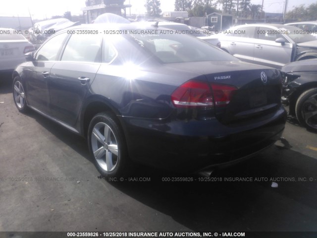 1VWBP7A34CC010634 - 2012 VOLKSWAGEN PASSAT SE BLUE photo 3