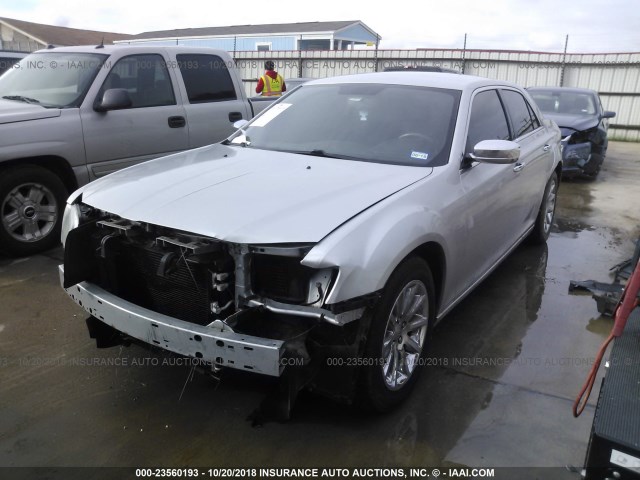 2C3CCACG2CH126934 - 2012 CHRYSLER 300 LIMITED SILVER photo 2