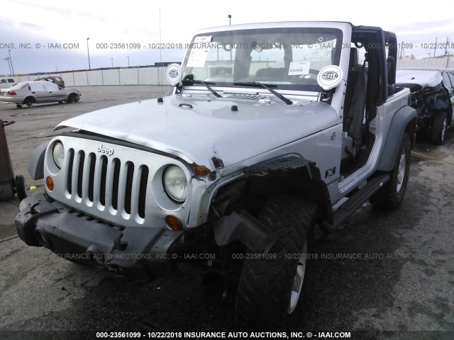 1J4FA24187L179350 - 2007 JEEP WRANGLER X SILVER photo 2