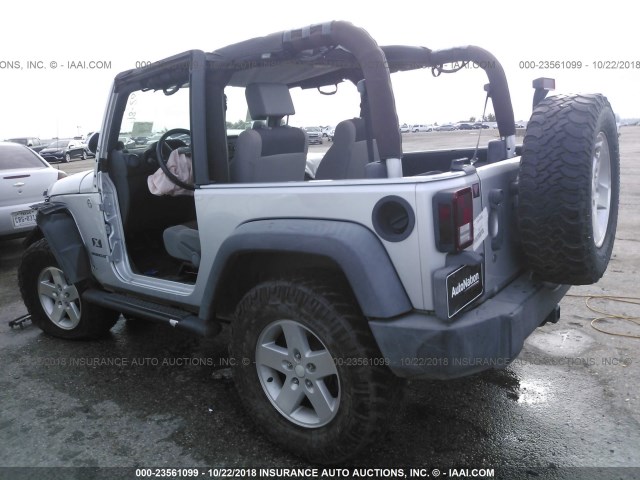 1J4FA24187L179350 - 2007 JEEP WRANGLER X SILVER photo 3