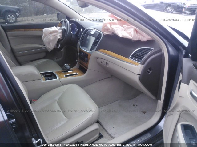 2C3CCAEG5DH600437 - 2013 CHRYSLER 300C GRAY photo 5