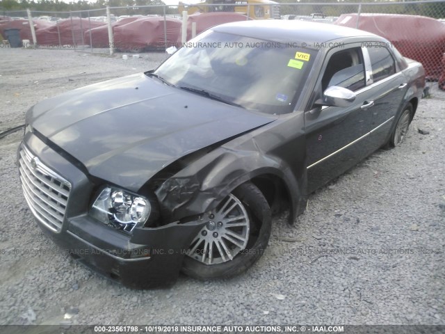 2C3CA4CD8AH173685 - 2010 CHRYSLER 300 TOURING GRAY photo 2