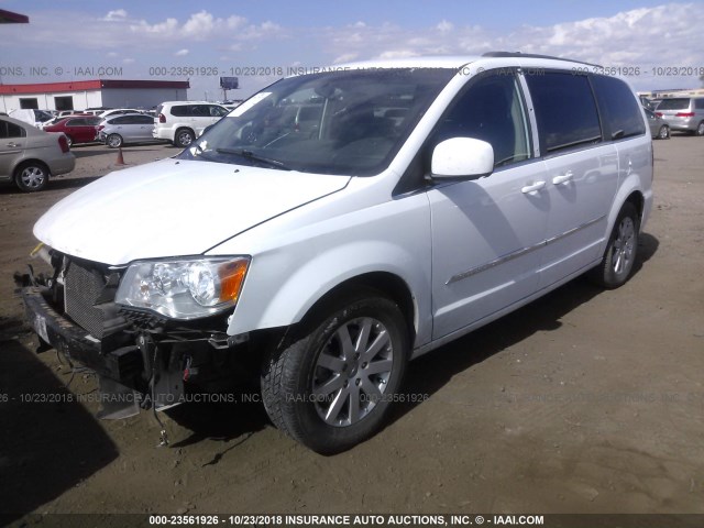 2C4RC1BG7FR571031 - 2015 CHRYSLER TOWN & COUNTRY TOURING WHITE photo 2