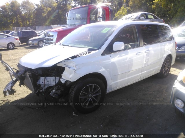 2C4RDGCG6HR671767 - 2017 DODGE GRAND CARAVAN SXT WHITE photo 2