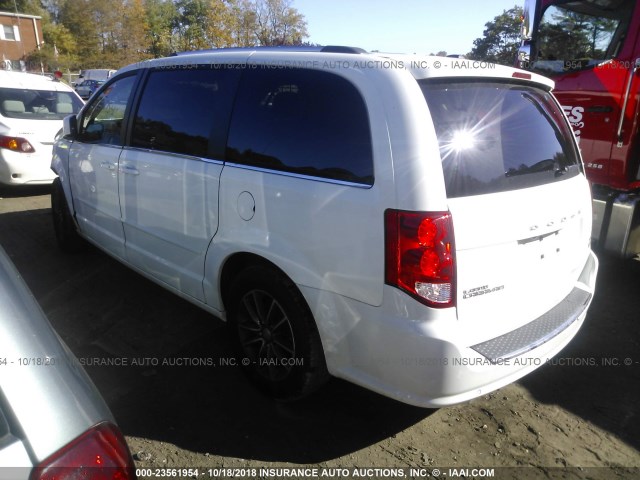 2C4RDGCG6HR671767 - 2017 DODGE GRAND CARAVAN SXT WHITE photo 3