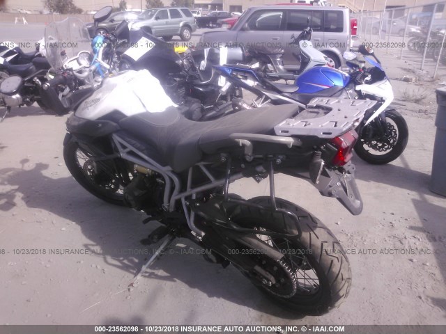 SMTE06BF1BJ496497 - 2011 TRIUMPH MOTORCYCLE TIGER 800XC ABS შავი ფოტო 3