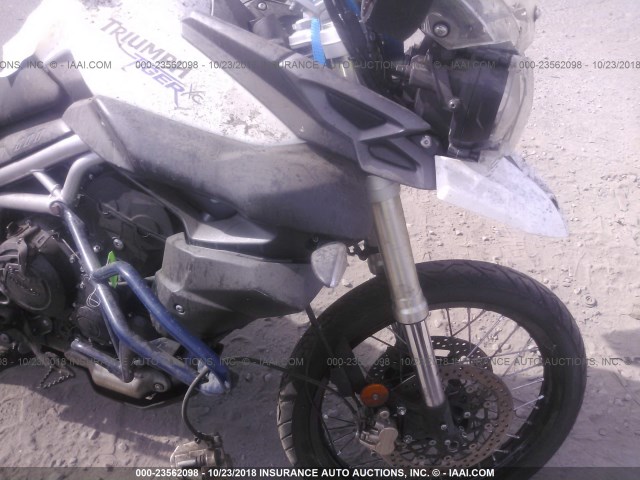 SMTE06BF1BJ496497 - 2011 TRIUMPH MOTORCYCLE TIGER 800XC ABS შავი ფოტო 5