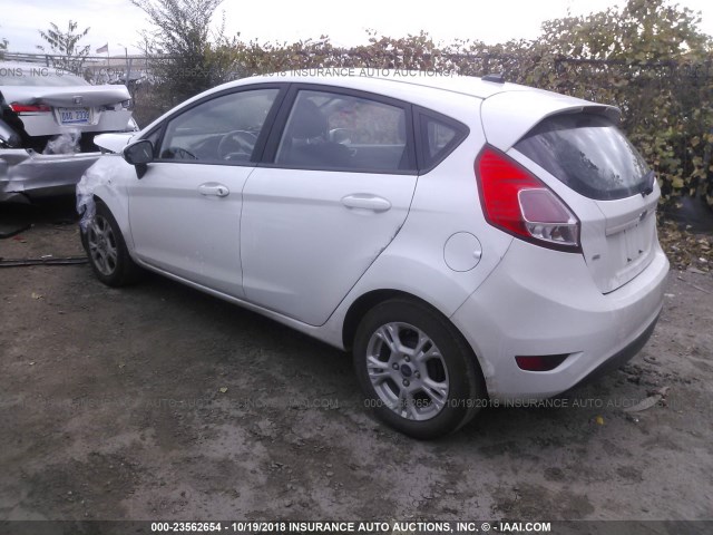 3FADP4EJ0GM184844 - 2016 FORD FIESTA SE WHITE photo 3