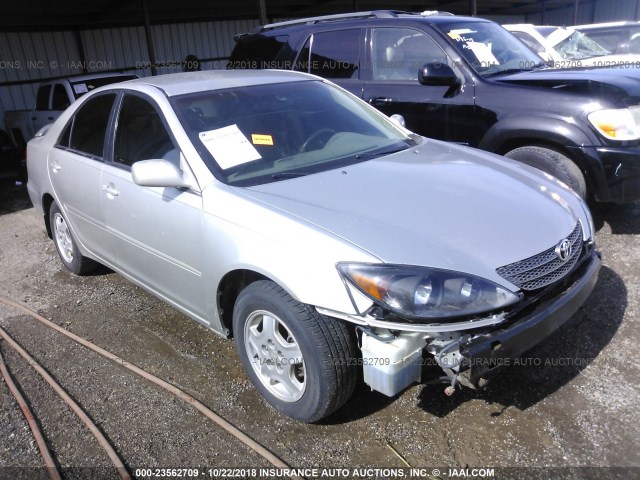 4T1BF32K92U501290 - 2002 TOYOTA CAMRY LE/XLE/SE SILVER photo 1