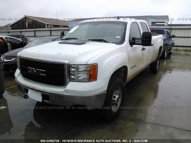 1GT12ZCG1EF116615 - 2014 GMC SIERRA K2500 HEAVY DUTY WHITE photo 2