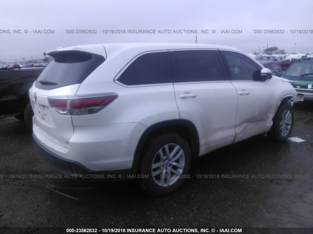 5TDZARFH8FS010531 - 2015 TOYOTA HIGHLANDER LE WHITE photo 4