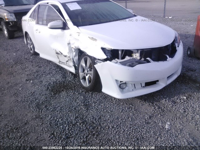 4T1BF1FKXCU621776 - 2012 TOYOTA CAMRY SE/LE/XLE WHITE photo 6