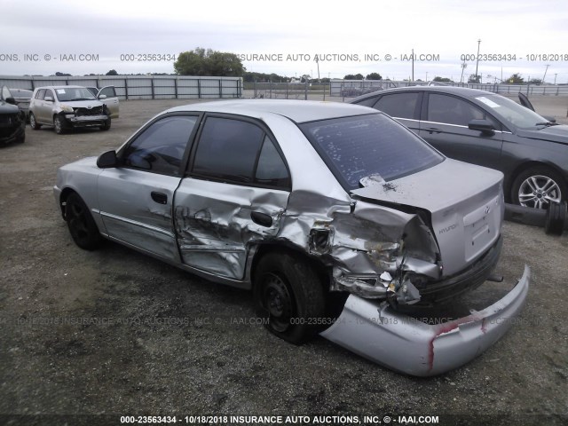 KMHCG45C11U192330 - 2001 HYUNDAI ACCENT GL SILVER photo 3