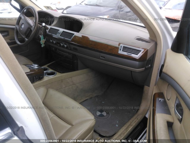 WBAHN83527DT70442 - 2007 BMW 750 WHITE photo 5