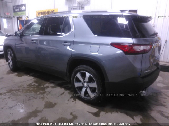 1GNEVHKW7JJ227311 - 2018 CHEVROLET TRAVERSE LT GRAY photo 3