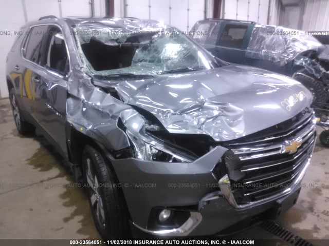 1GNEVHKW7JJ227311 - 2018 CHEVROLET TRAVERSE LT GRAY photo 6