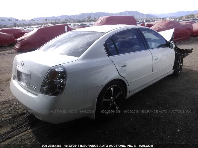 1N4AL11DX3C184519 - 2003 NISSAN ALTIMA S/SL WHITE photo 4