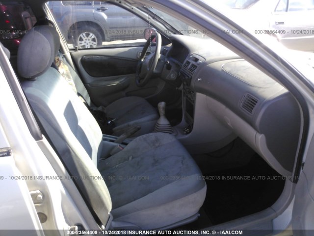 1NXBR12E2YZ394047 - 2000 TOYOTA COROLLA VE/CE/LE 银色 照片 5